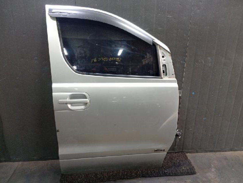 Front right door (Hyundai Grand Starex 2008)