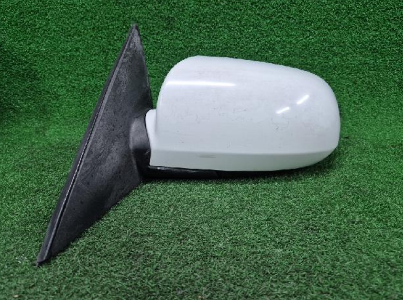 Left side mirror (Hyundai NF Sonata 2005)