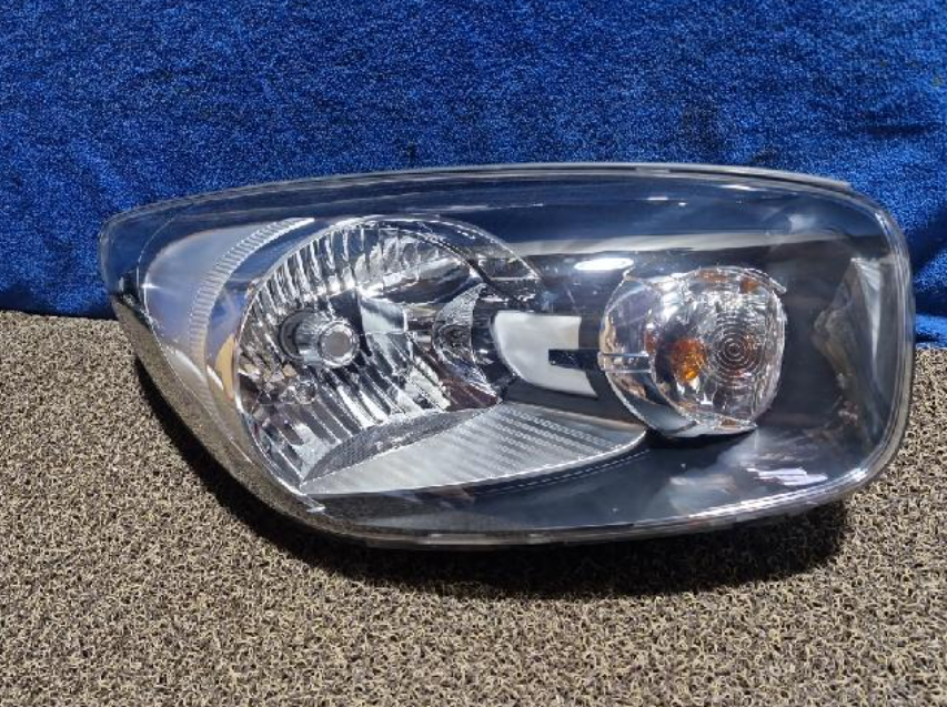 Right Headlight (KIA All New Morning 2015)