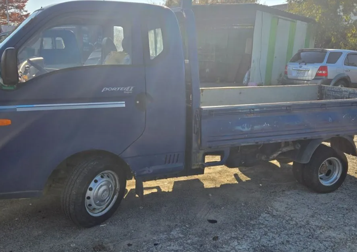Truck (Hyundai Porter2 1Ton Super cab 2010) - Image 3